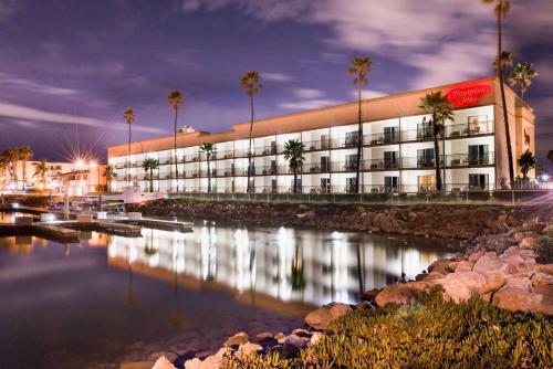 外部景觀, 希爾頓歡朋酒店 - 海峽群島海港 (Hampton Inn Channel Islands Harbor) in 歐克斯納德 (CA) 外部景觀, 希爾頓歡朋酒店 - 海峽群島海港 (Hampton Inn Channel Islands Harbor) in 歐克斯納德 (CA)