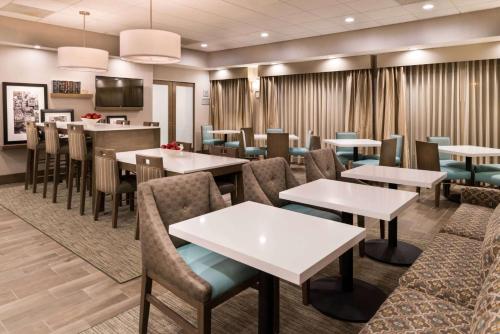 餐廳, 希爾頓歡朋酒店 - 海峽群島海港 (Hampton Inn Channel Islands Harbor) in 歐克斯納德 (CA) 餐廳, 希爾頓歡朋酒店 - 海峽群島海港 (Hampton Inn Channel Islands Harbor) in 歐克斯納德 (CA)