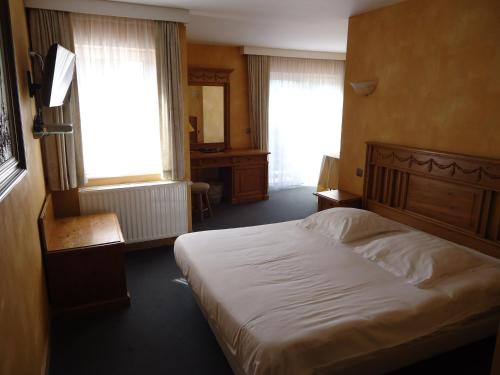 This photo about Hotel Manitoba shared on HyHotel.com