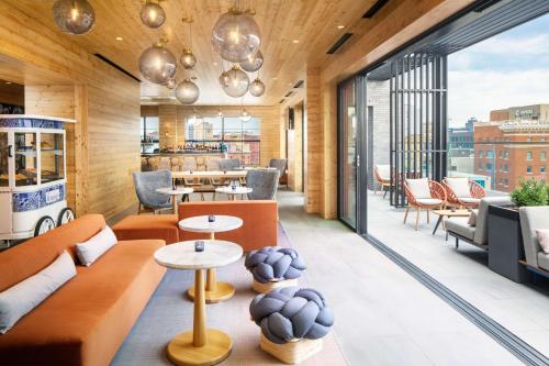 ห้องอาหาร, คาโนปี บาย ฮิลตัน แกรนด์ ราพิดส์ ดาวน์ทาวน์ (Canopy by Hilton Grand Rapids Downtown) near สนามกีฬา แวนแอนเดล ห้องอาหาร, คาโนปี บาย ฮิลตัน แกรนด์ ราพิดส์ ดาวน์ทาวน์ (Canopy by Hilton Grand Rapids Downtown) near สนามกีฬา แวนแอนเดล