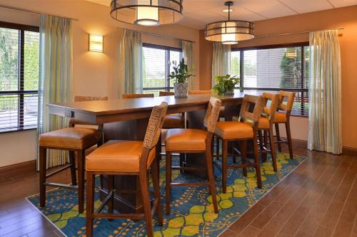 Hol, Hampton Inn Portland East in Gresham (OR) Hol, Hampton Inn Portland East in Gresham (OR)
