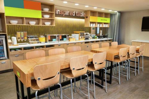 אוכל ומשקאות, Home2 Suites by Hilton Roseville Sacramento in רוסויל(סי אי) אוכל ומשקאות, Home2 Suites by Hilton Roseville Sacramento in רוסויל(סי אי)