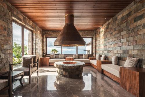 Bar/lounge, Dusit Thani Himalayan Resort in Dhulikhel Bar/lounge, Dusit Thani Himalayan Resort in Dhulikhel