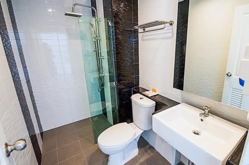 Bathroom, O2 Hotel Maesot in Tak Bathroom, O2 Hotel Maesot in Tak