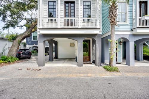 Lovely Mt Pleasant Townhouse with Central Location! in Mount Pleasant Lovely Mt Pleasant Townhouse with Central Location! in Mount Pleasant