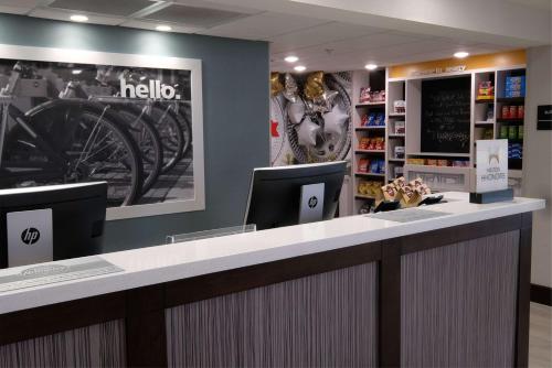 Előcsarnok, Hampton Inn Searcy in Searcy (AR) Előcsarnok, Hampton Inn Searcy in Searcy (AR)