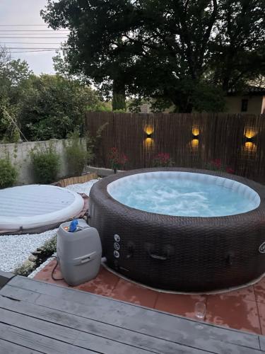 Pezsgőfürdő, Charmante maison de location à Blauzac (30) (Charmante maison de location a Blauzac (30)) in Bourdic Pezsgőfürdő, Charmante maison de location à Blauzac (30) (Charmante maison de location a Blauzac (30)) in Bourdic