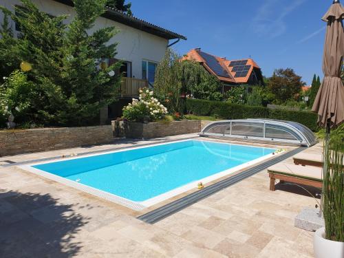 Kilátás, Ferienwohnung mit Pool an der Apfelstraße in Puch Bei Weiz Kilátás, Ferienwohnung mit Pool an der Apfelstraße in Puch Bei Weiz