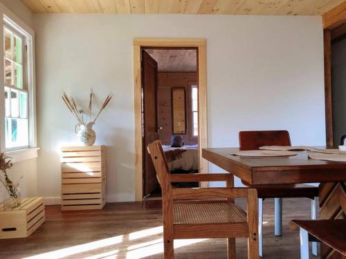 Mountain Farmhouse (The Lorca, Catskills) in Shandaken (NY) Mountain Farmhouse (The Lorca, Catskills) in Shandaken (NY)