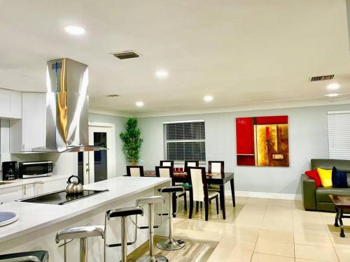 THE BEST POINT, Near Airport, Beach, Hard Rock in Lauderhill THE BEST POINT, Near Airport, Beach, Hard Rock in Lauderhill