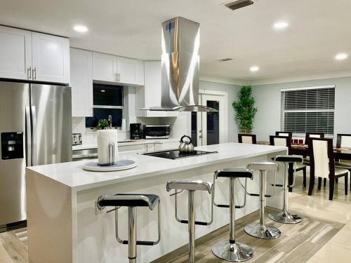 THE BEST POINT, Near Airport, Beach, Hard Rock in Lauderhill THE BEST POINT, Near Airport, Beach, Hard Rock in Lauderhill