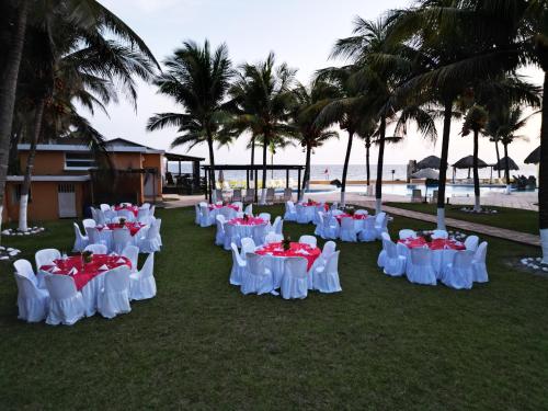 Hotel Cayman Suites in Monterrico Hotel Cayman Suites in Monterrico