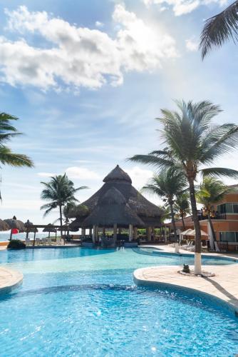 Hotel Cayman Suites in Monterrico Hotel Cayman Suites in Monterrico