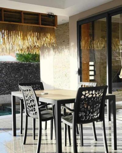 المرافق, Le Village de Vairao in ماتيتي المرافق, Le Village de Vairao in ماتيتي