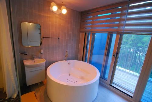 Phòng tắm, Forestel Meomul in Phường Samsan Phòng tắm, Forestel Meomul in Phường Samsan