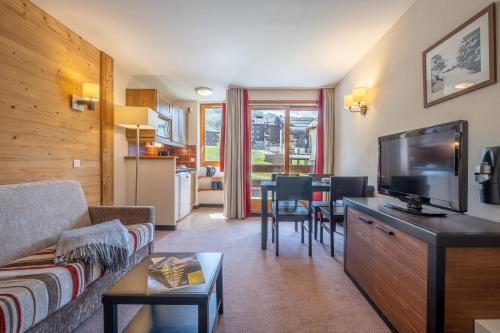 Shared lounge/TV area, Residence Pierre & Vacances Le Quartz in La Plagne Shared lounge/TV area, Residence Pierre & Vacances Le Quartz in La Plagne