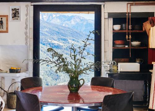 Facilities, Chalet mountain and dog friendly hot tub in Les Echines Dessous Facilities, Chalet mountain and dog friendly hot tub in Les Echines Dessous