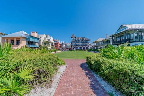 Inlet Blue Home in Inlet Beach (FL) Inlet Blue Home in Inlet Beach (FL)