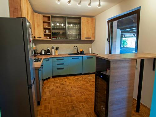 кухня, Holiday house Zarja - with sauna and hot tub in Бизелско кухня, Holiday house Zarja - with sauna and hot tub in Бизелско