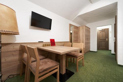 Facilities, Hotel am Hof in Solden Facilities, Hotel am Hof in Solden