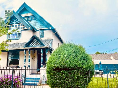 Victorian Manor 1 mile from Downtown Denver! in North Capitol Hill Victorian Manor 1 mile from Downtown Denver! in North Capitol Hill