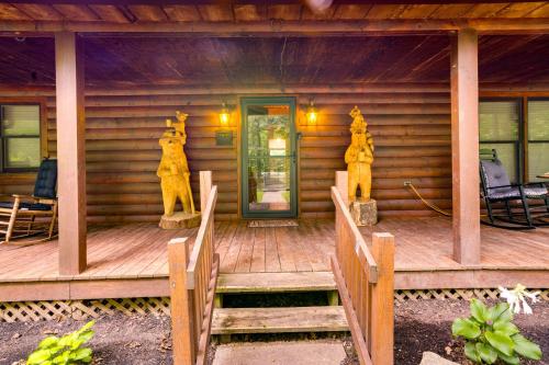 Orleans Retreat with Private Hot Tub and Fireplace! in 貝德福德 Orleans Retreat with Private Hot Tub and Fireplace! in 貝德福德