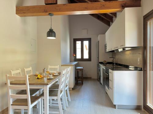 مطبخ, Apartamentos Rurales AINARIAK in Burgui مطبخ, Apartamentos Rurales AINARIAK in Burgui