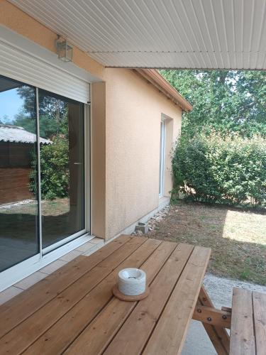 Balcony/terrace, Location 4-6 personnes in Grayan-et-l'Hôpital Balcony/terrace, Location 4-6 personnes in Grayan-et-l'Hôpital
