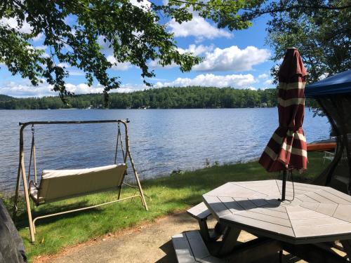 沙灘, Little Loon Cottage and Beach on Webster Lake in 富蘭克林 (NH) 沙灘, Little Loon Cottage and Beach on Webster Lake in 富蘭克林 (NH)