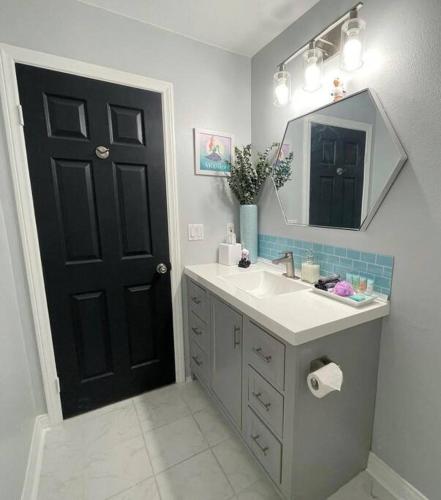 Bathroom, Disney Den - Disney Themed Condo in Fountain Valley (CA) Bathroom, Disney Den - Disney Themed Condo in Fountain Valley (CA)