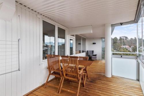 Erkély/terasz, 5 minutes to downtown Arendal-Free Parking in Arendal Erkély/terasz, 5 minutes to downtown Arendal-Free Parking in Arendal