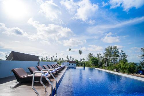 Úszómedence, One Of A kind Resort at Trikora Beach - Bintan near Trikora Beach Úszómedence, One Of A kind Resort at Trikora Beach - Bintan near Trikora Beach