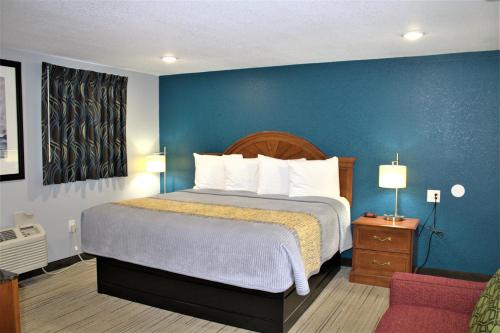 司格特堡坎貝爾汽車旅館 (Campbell's Motel Scottsburg) in 斯科茨堡 司格特堡坎貝爾汽車旅館 (Campbell's Motel Scottsburg) in 斯科茨堡