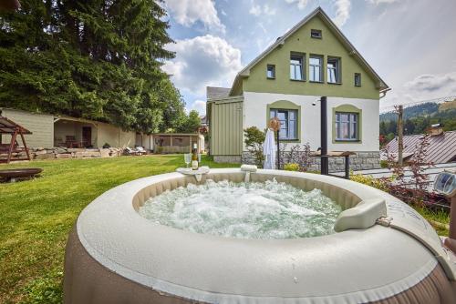 Chalupa v Jizerkach in Albrechtice V Jizerskych Horach Chalupa v Jizerkach in Albrechtice V Jizerskych Horach