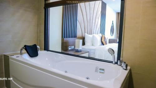 YEN BIEN LUXURY HOTEL in Ha Giang YEN BIEN LUXURY HOTEL in Ha Giang
