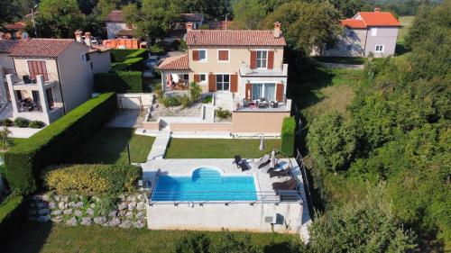 A szálláshely kívülről, Villa Marion in Santalezi A szálláshely kívülről, Villa Marion in Santalezi