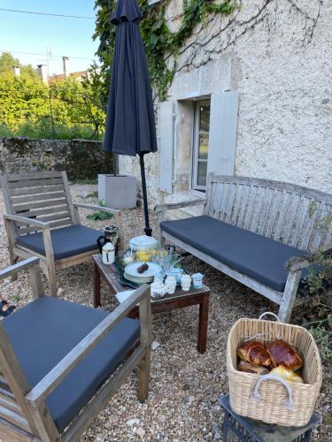 LA CROIX DES GRANGES in Chapdeuil LA CROIX DES GRANGES in Chapdeuil