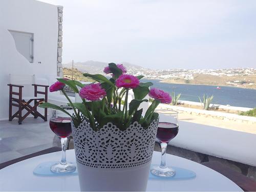 This photo about LAVISH SUITES shared on HyHotel.com