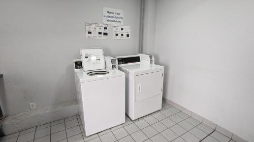 Motel 6 Nashua, NH - South in Nashua Motel 6 Nashua, NH - South in Nashua