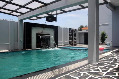 View, Sea Breeze at ECR - Beach Front Villa with Private Pool, Jacuzzi and Dive-in Theater in Mamallapuram View, Sea Breeze at ECR - Beach Front Villa with Private Pool, Jacuzzi and Dive-in Theater in Mamallapuram