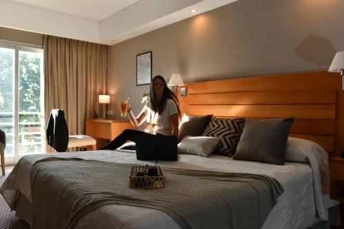 منتجع ومركز مؤتمارات هاورد جونسون سان فرانسيسكو (Howard Johnson Resort & Convention Center San Francisco) in San Francisco منتجع ومركز مؤتمارات هاورد جونسون سان فرانسيسكو (Howard Johnson Resort & Convention Center San Francisco) in San Francisco