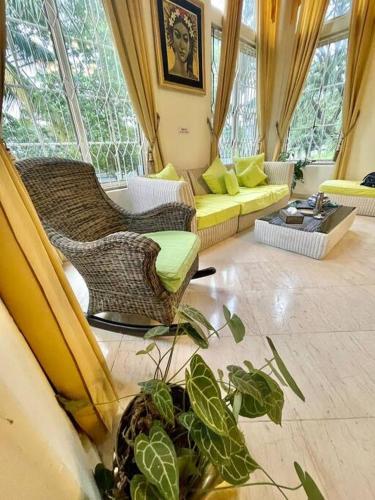 Flower House Villa near Giritirta Hot Spring and Spa Flower House Villa near Giritirta Hot Spring and Spa