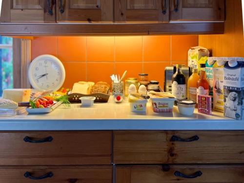 Egen stuga med delat badrum in Kimsta Egen stuga med delat badrum in Kimsta