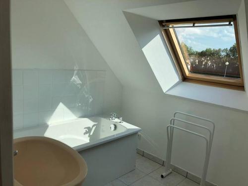 Maison familiale à 1km de la mer (Maison familiale a 1km de la mer) in Blainville-Sur-Mer Maison familiale à 1km de la mer (Maison familiale a 1km de la mer) in Blainville-Sur-Mer