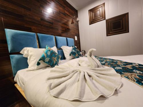 Zion Holiday & Tourism in Srinagar Zion Holiday & Tourism in Srinagar