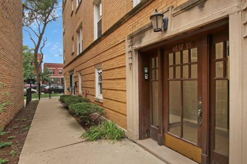 1BR Serene and Cozy Chicago Apartment - Manor 2 in Ravenswood Gardens 1BR Serene and Cozy Chicago Apartment - Manor 2 in Ravenswood Gardens