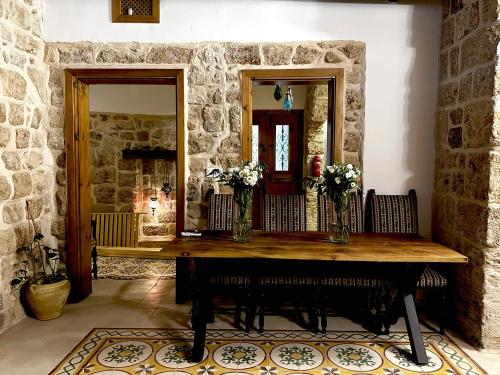 Facilities, Suzanne Suite in Acre Facilities, Suzanne Suite in Acre