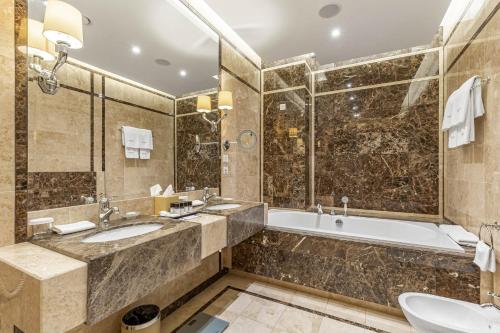 設施, 克雷斯查提克酒店 (Khreschatyk Hotel) in 基輔 設施, 克雷斯查提克酒店 (Khreschatyk Hotel) in 基輔