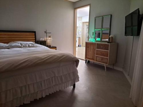 Dongpirang Purple House 2 in Jungang-dong Dongpirang Purple House 2 in Jungang-dong