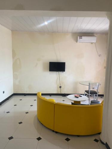 Jennabwa Lodge and Restaurant in Freetown Jennabwa Lodge and Restaurant in Freetown